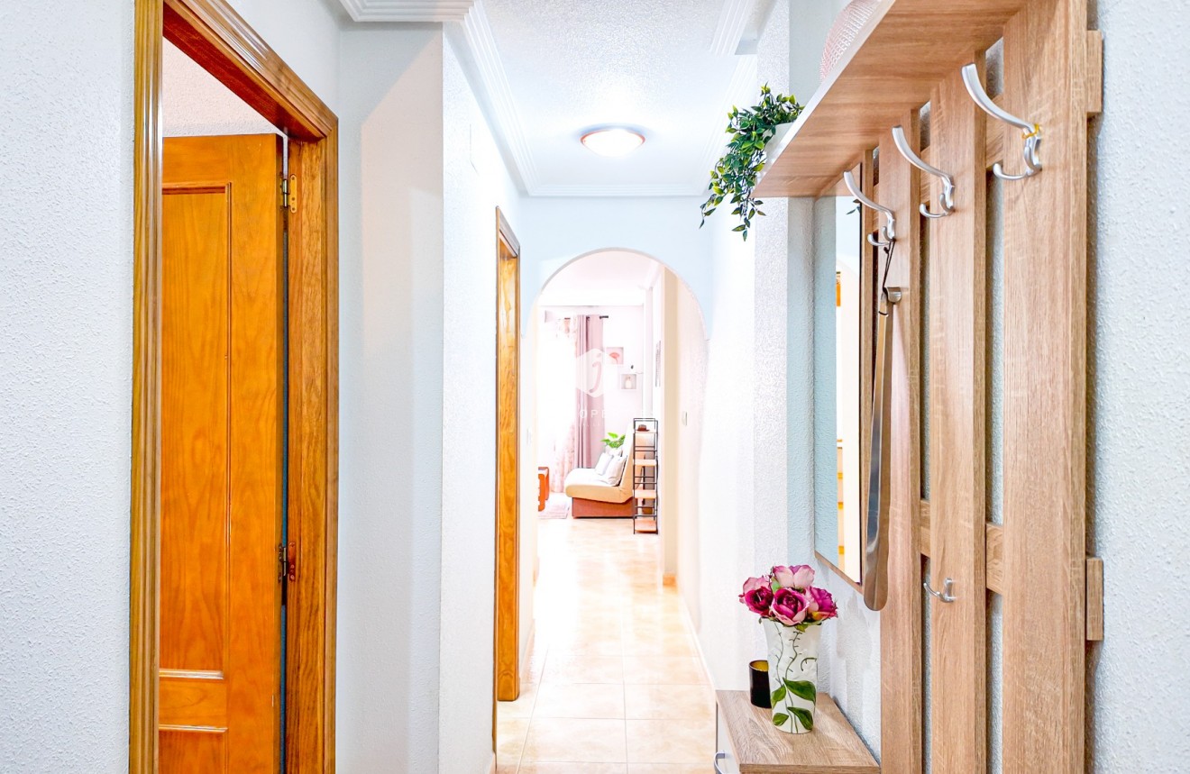 Resale - Apartment / flat -
Torrevieja - Costa Blanca