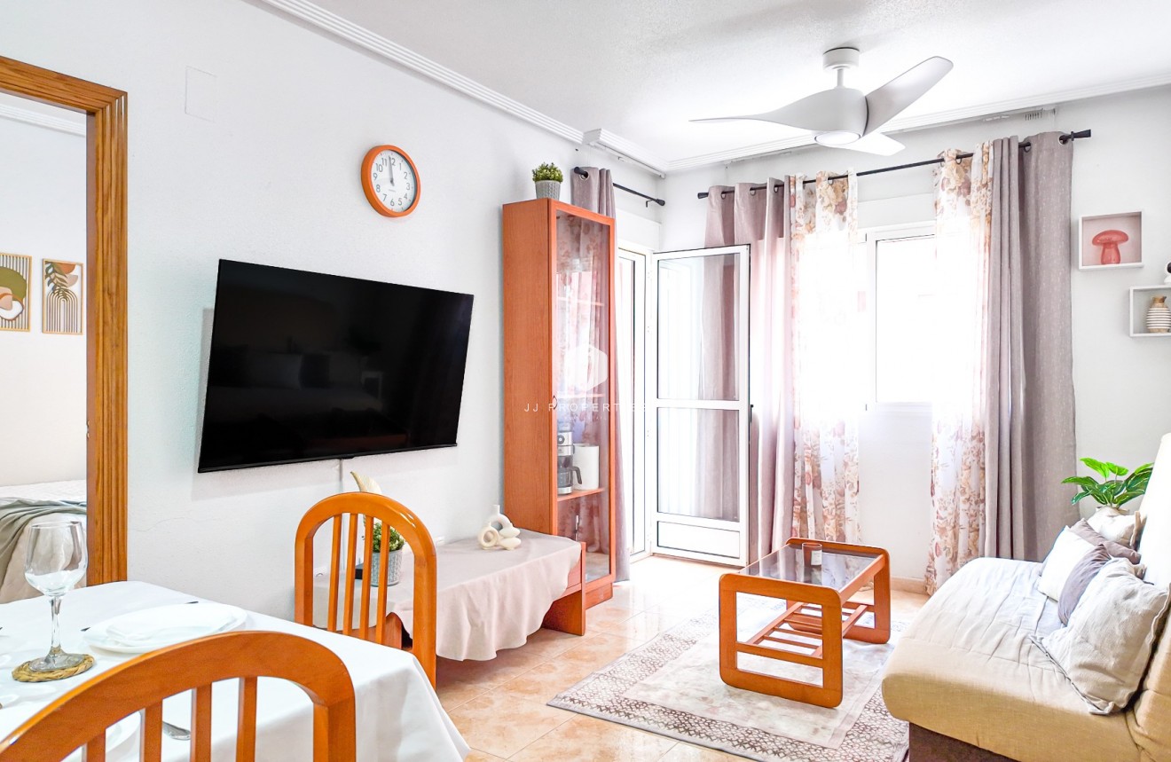 Resale - Apartment / flat -
Torrevieja - Costa Blanca