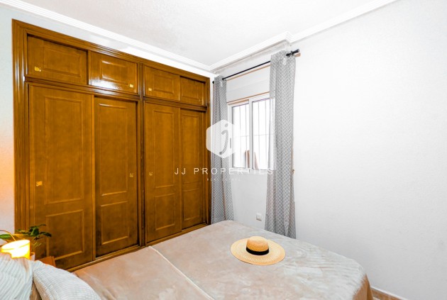 Resale - Apartment / flat -
Torrevieja - Costa Blanca