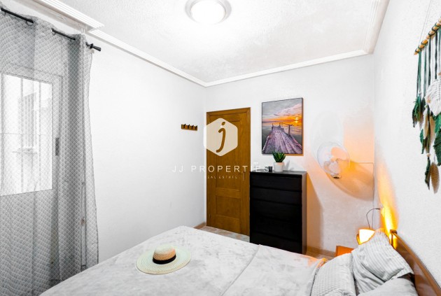 Resale - Apartment / flat -
Torrevieja - Costa Blanca