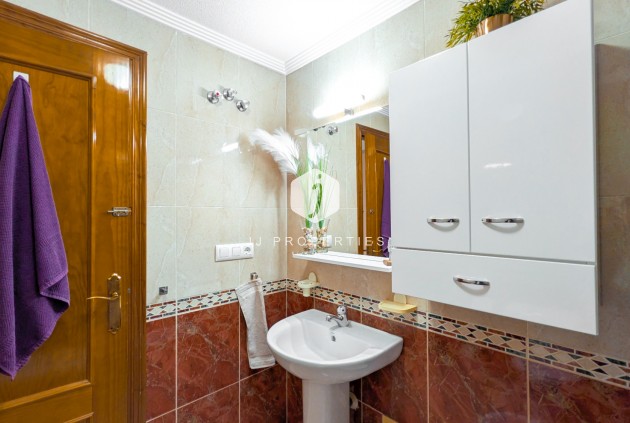 Resale - Apartment / flat -
Torrevieja - Costa Blanca