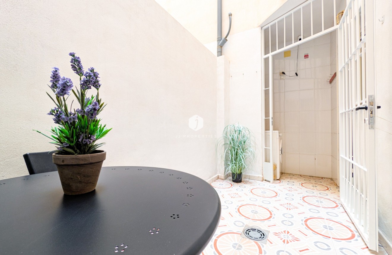 Resale - Apartment / flat -
Torrevieja - Costa Blanca