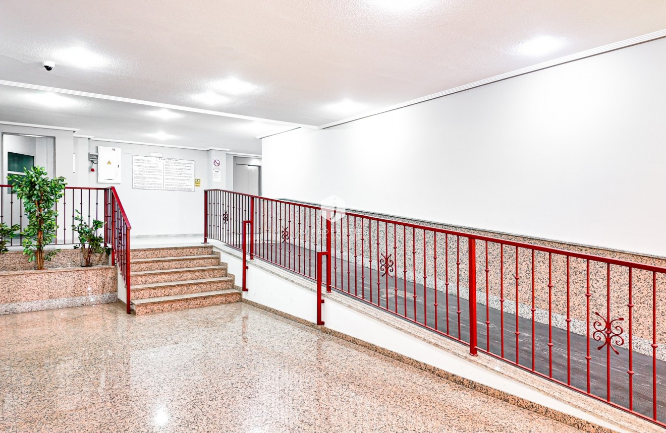 Resale - Apartment / flat -
Torrevieja - Costa Blanca