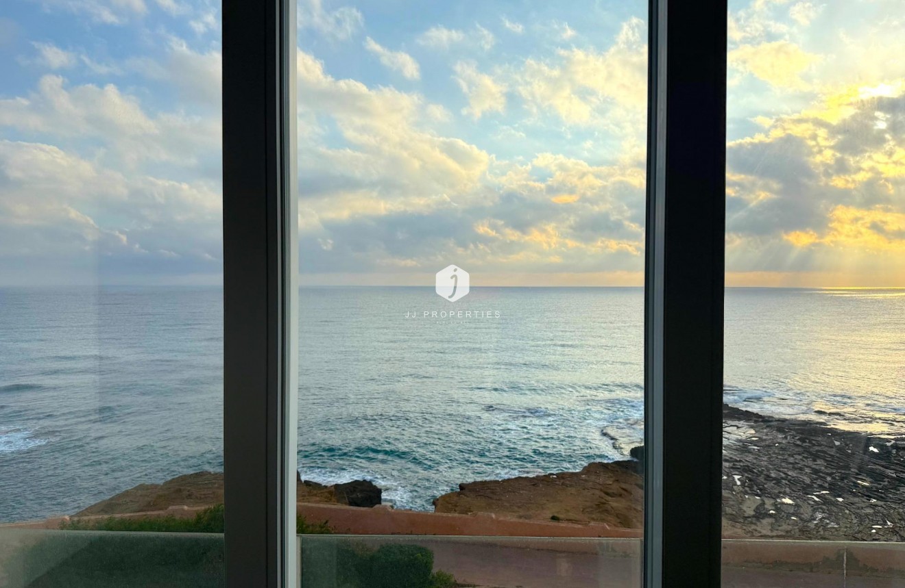 Resale - Apartment / flat -
Torrevieja - Cabo cervera