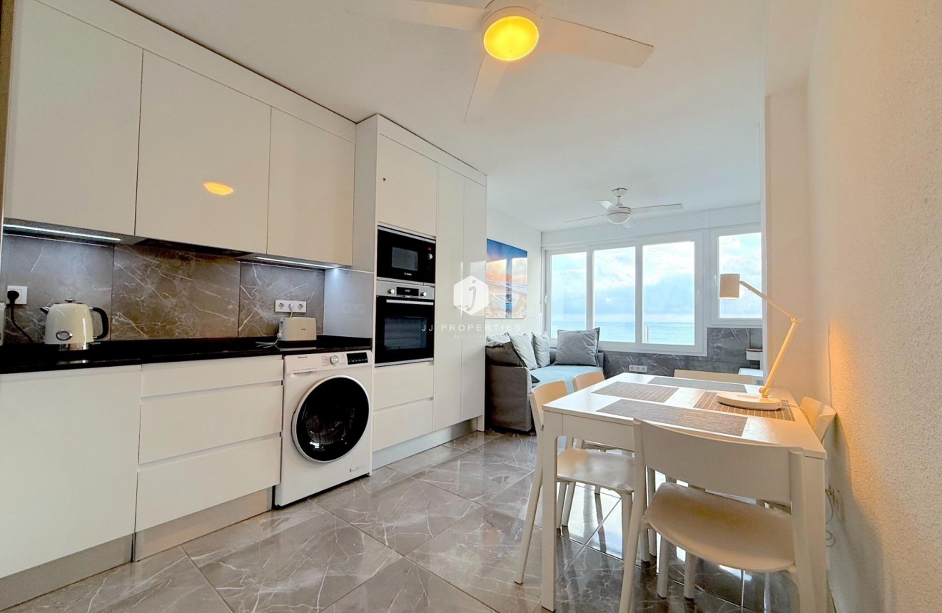 Resale - Apartment / flat -
Torrevieja - Cabo cervera