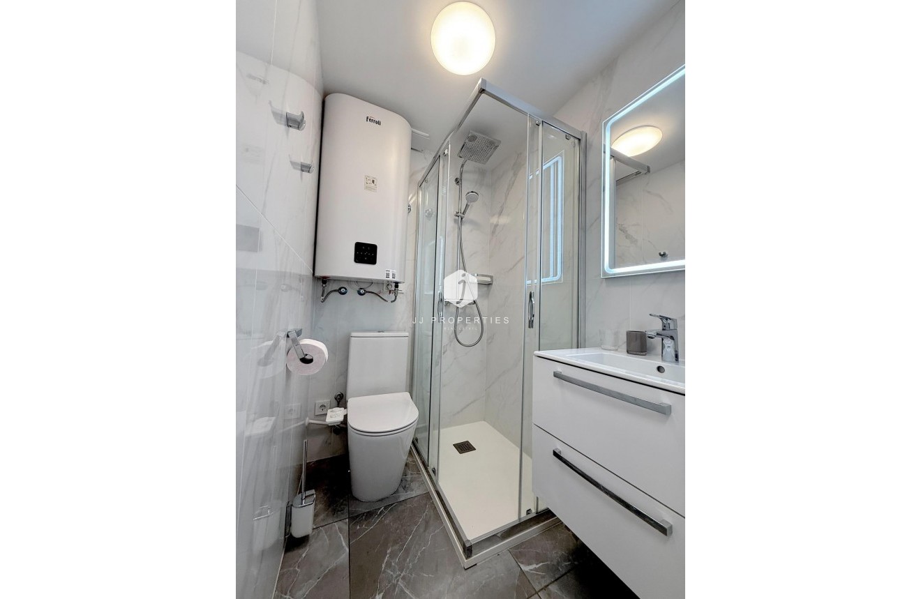 Resale - Apartment / flat -
Torrevieja - Cabo cervera