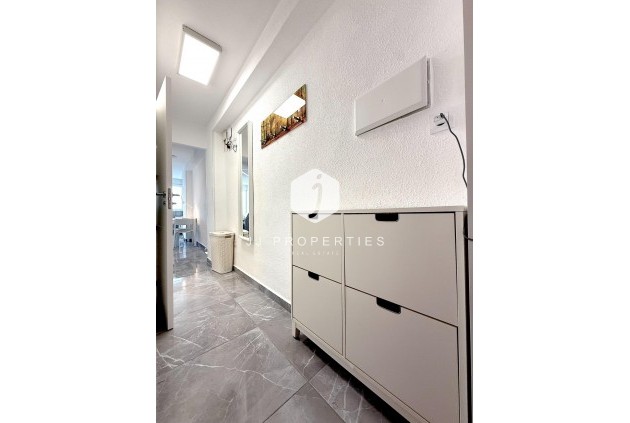 Resale - Apartment / flat -
Torrevieja - Cabo cervera