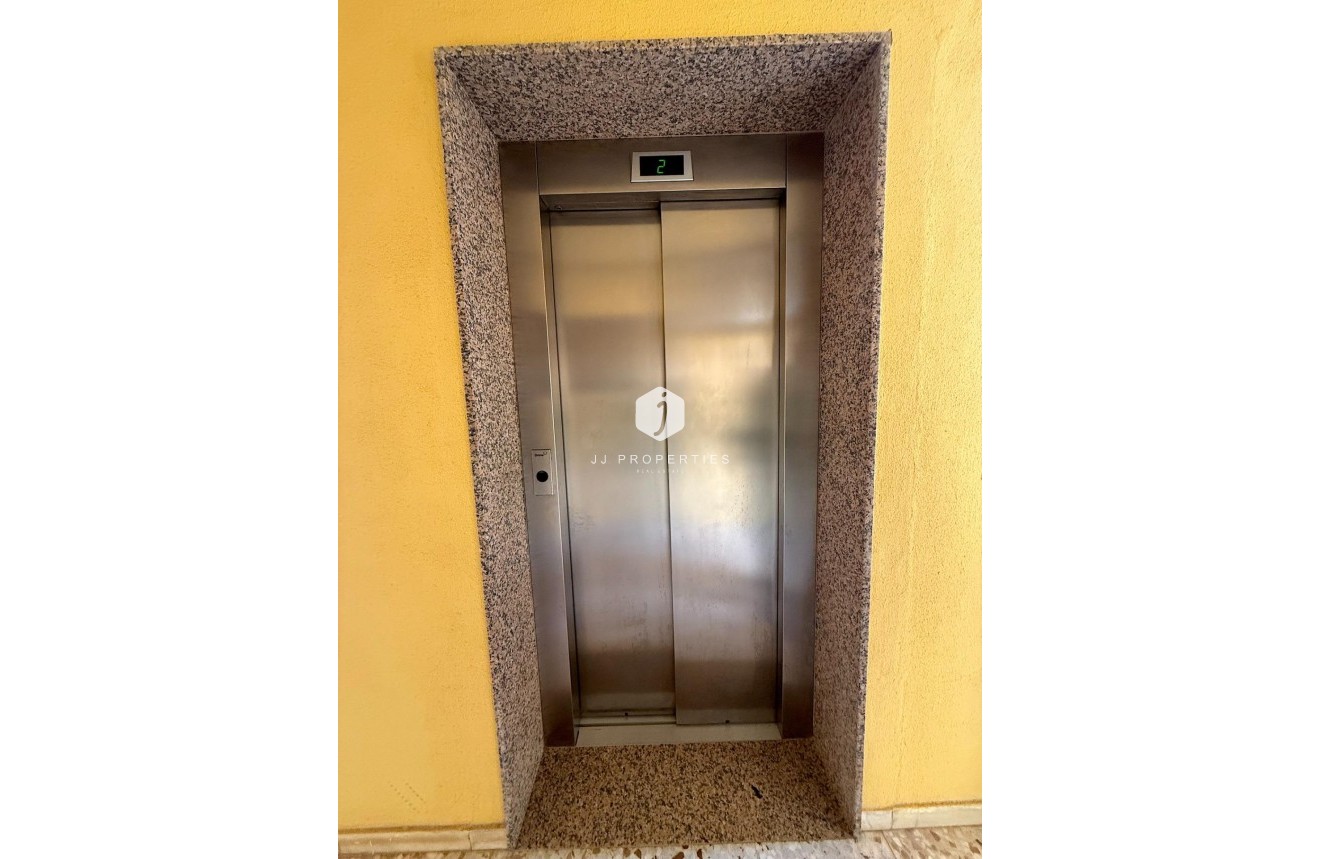 Resale - Apartment / flat -
Torrevieja - Cabo cervera