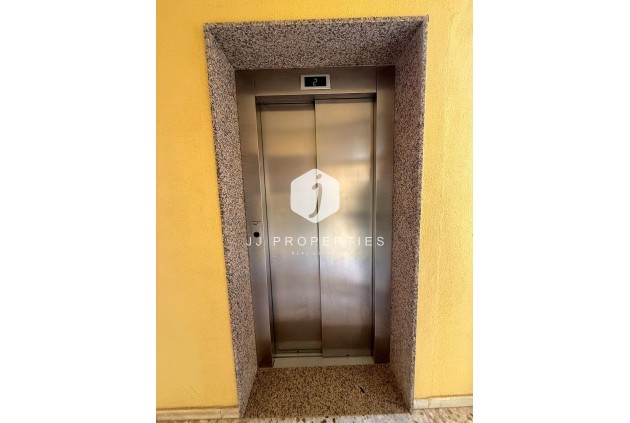 Resale - Apartment / flat -
Torrevieja - Cabo cervera