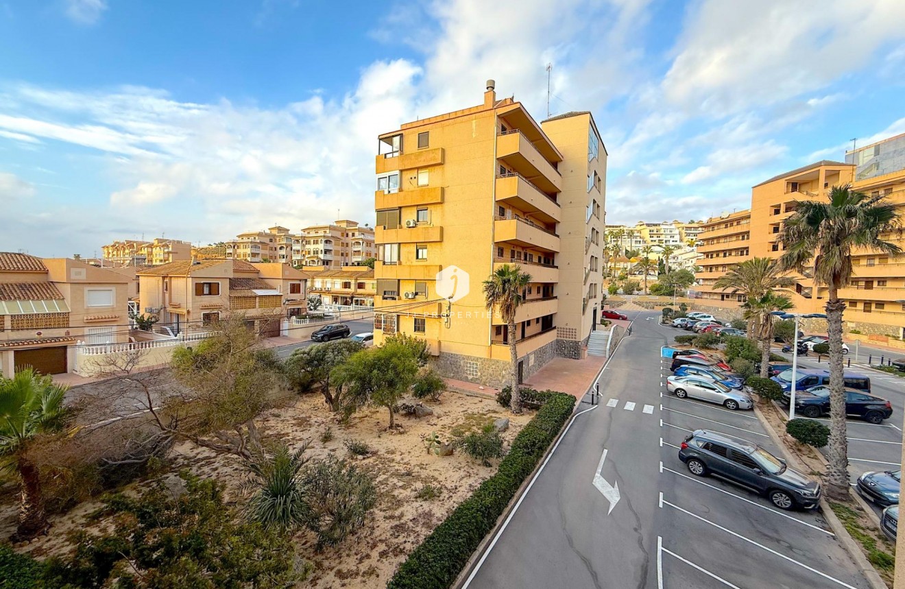 Resale - Apartment / flat -
Torrevieja - Cabo cervera