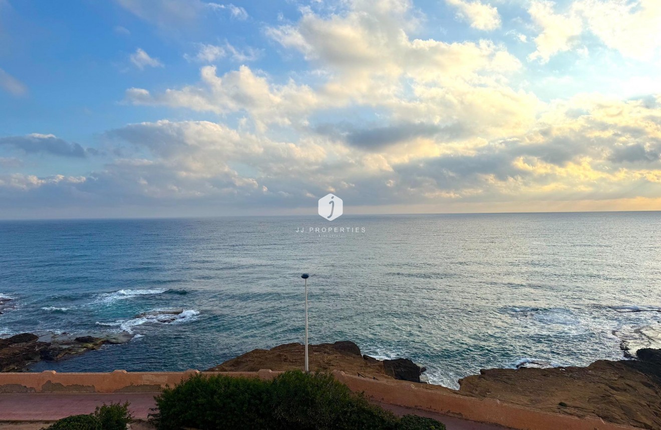 Resale - Apartment / flat -
Torrevieja - Cabo cervera