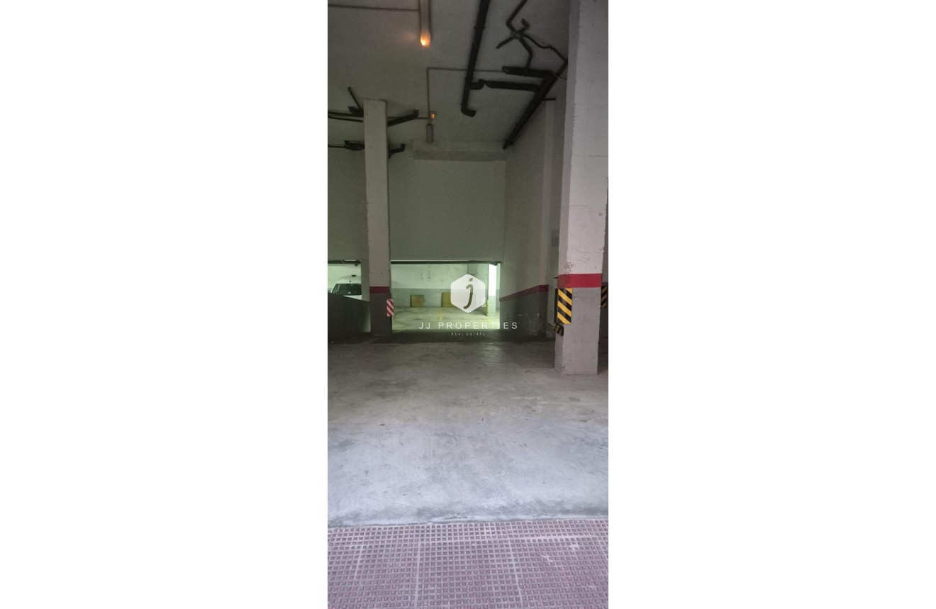 Z drugiej ręki - Mieszkanie w bloku -
Torrevieja - La Mata Pueblo