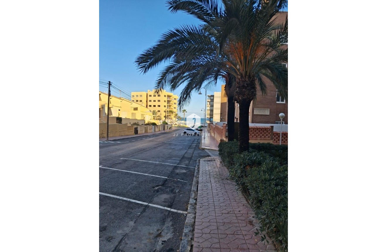 Resale - Apartment / flat -
Guardamar del Segura - Guardamar Playa