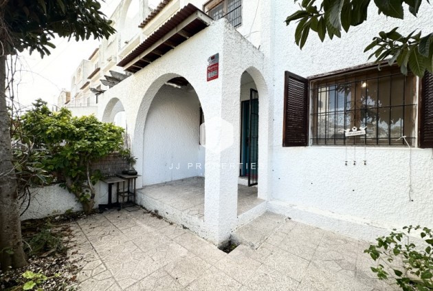 Z drugiej ręki - Szalet -
Torrevieja - Costa Blanca