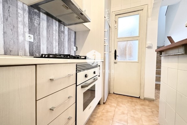 Z drugiej ręki - Szalet -
Torrevieja - Costa Blanca