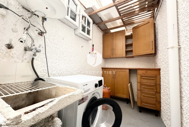 Z drugiej ręki - Szalet -
Torrevieja - Costa Blanca