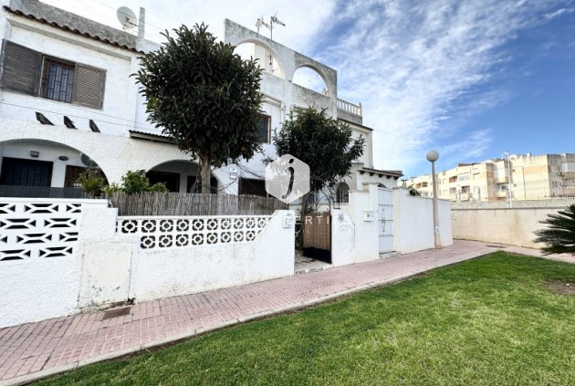 Z drugiej ręki - Szalet -
Torrevieja - Costa Blanca