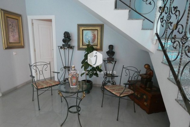 Aus zweiter Hand - Villa -
Almoradí - Inland