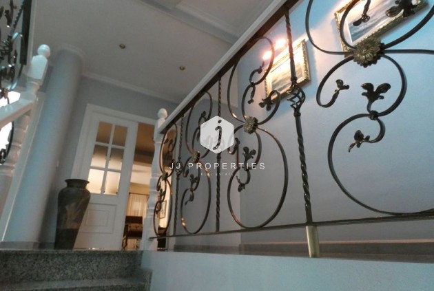 Aus zweiter Hand - Villa -
Almoradí - Inland