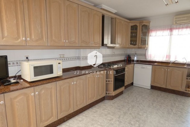 Aus zweiter Hand - Villa -
Almoradí - Inland