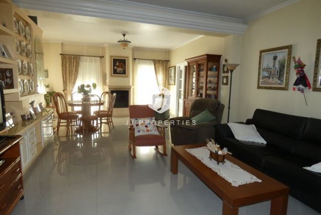 Aus zweiter Hand - Villa -
Almoradí - Inland