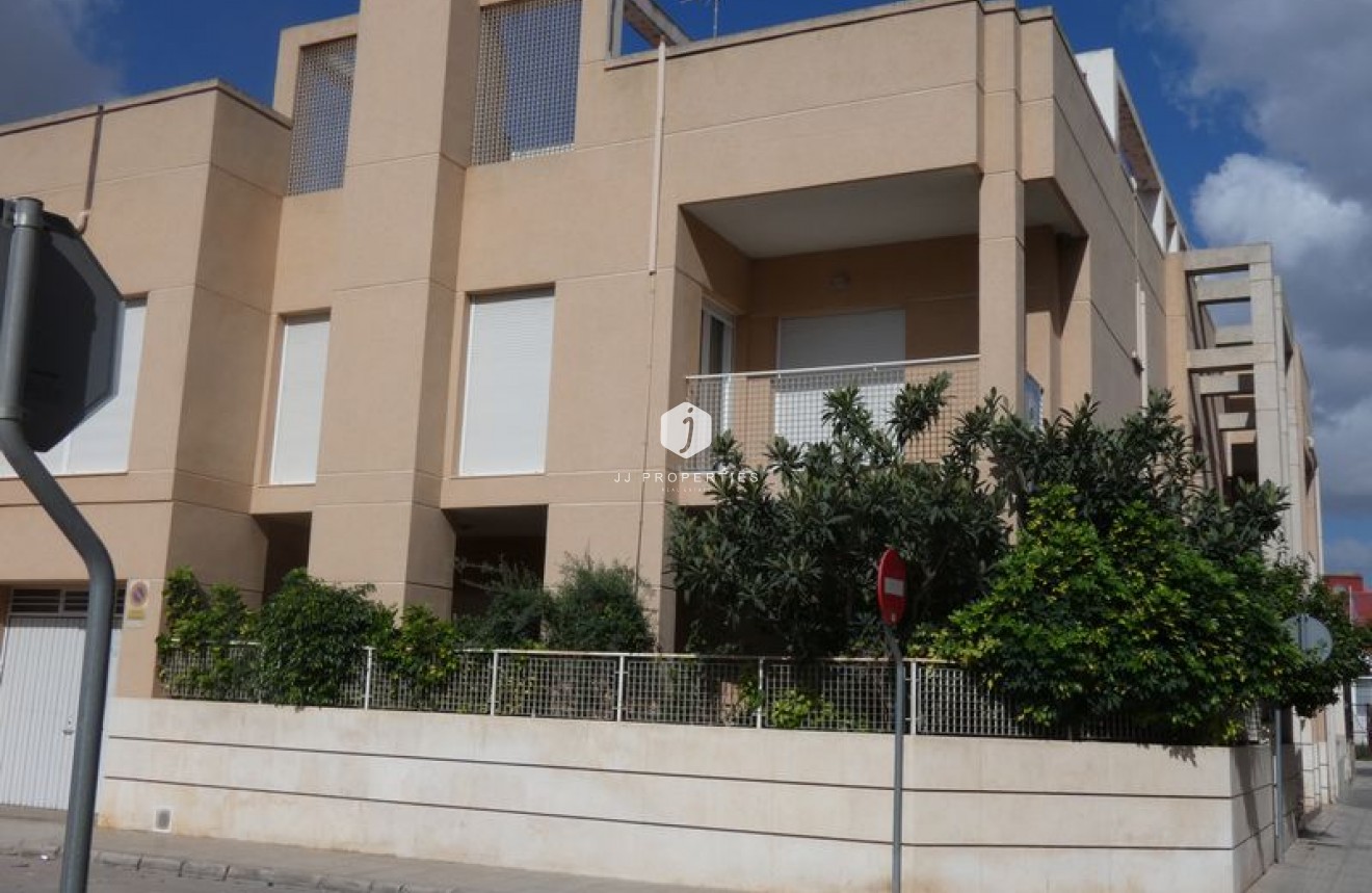 Aus zweiter Hand - Villa -
Almoradí - Inland