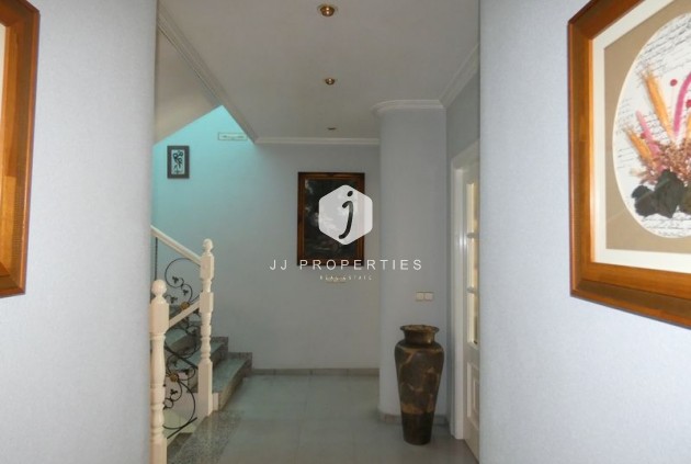 Aus zweiter Hand - Villa -
Almoradí - Inland