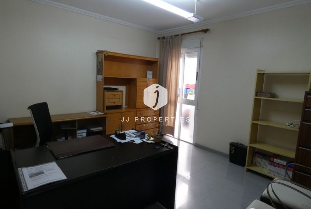 Aus zweiter Hand - Villa -
Almoradí - Inland