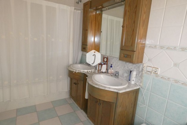 Aus zweiter Hand - Villa -
Almoradí - Inland