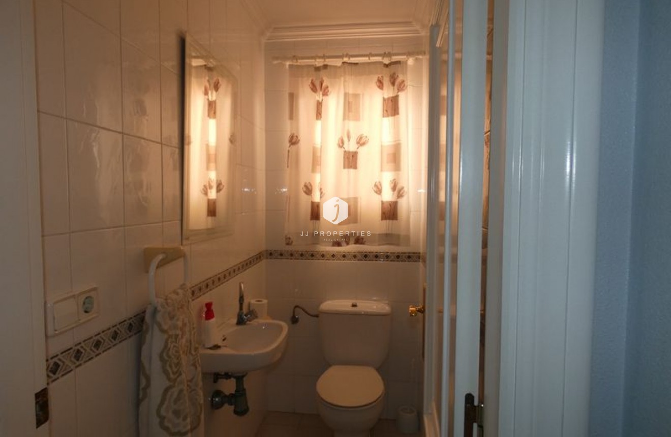 Aus zweiter Hand - Villa -
Almoradí - Inland