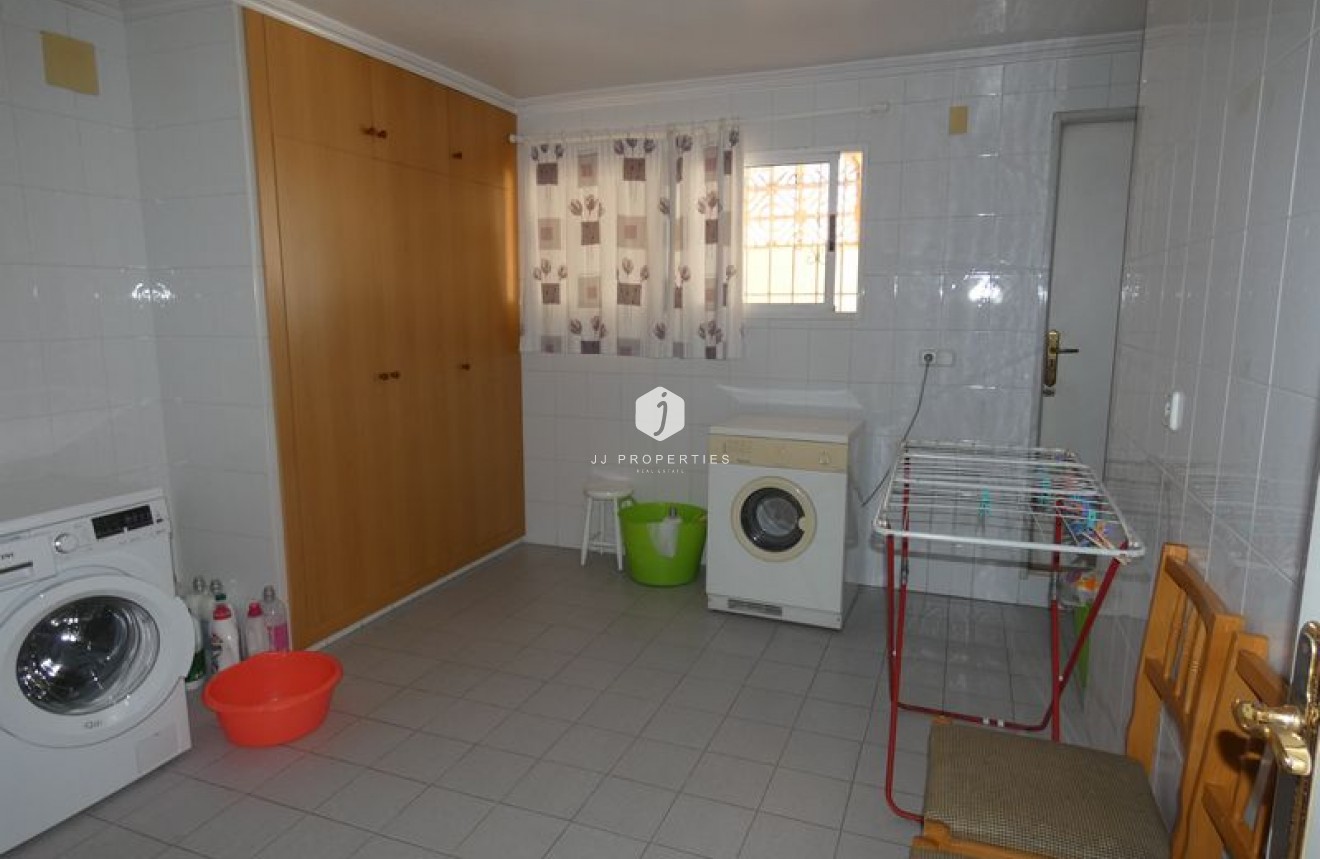 Aus zweiter Hand - Villa -
Almoradí - Inland