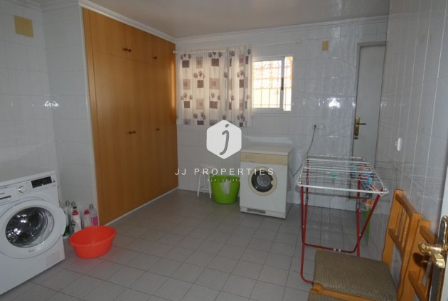 Aus zweiter Hand - Villa -
Almoradí - Inland