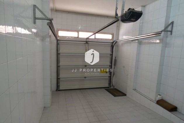 Aus zweiter Hand - Villa -
Almoradí - Inland