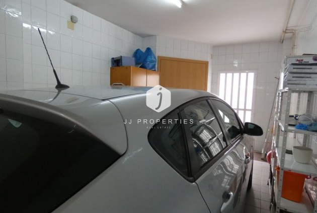 Aus zweiter Hand - Villa -
Almoradí - Inland