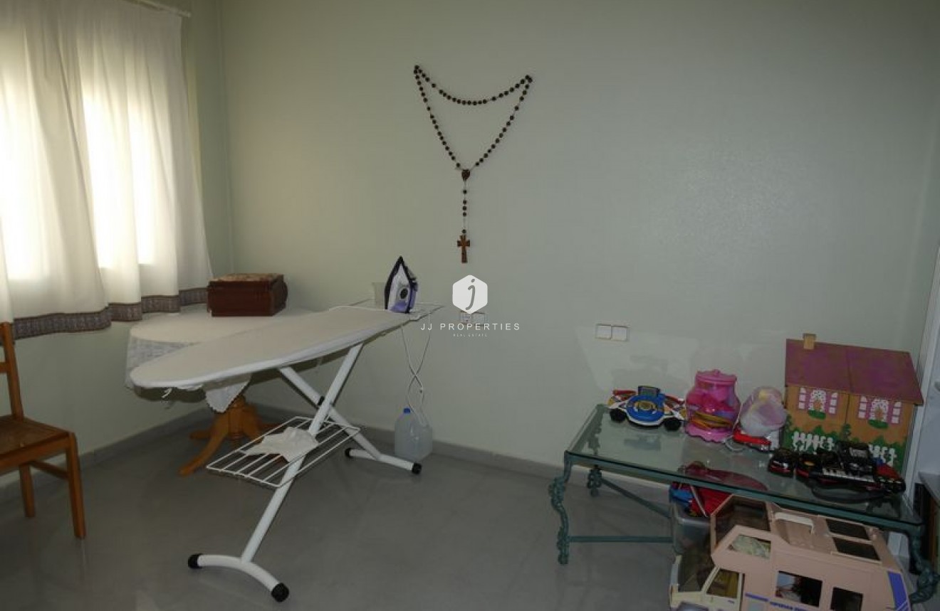 Aus zweiter Hand - Villa -
Almoradí - Inland