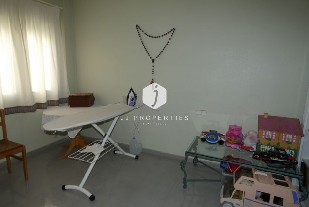 Aus zweiter Hand - Villa -
Almoradí - Inland