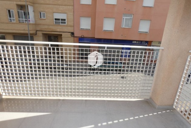 Aus zweiter Hand - Villa -
Almoradí - Inland