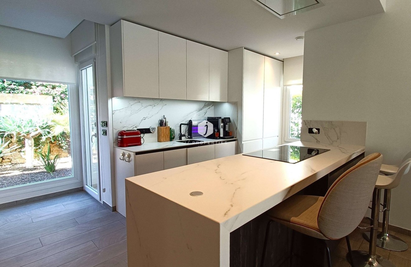 Aus zweiter Hand - Villa -
Algorfa - Inland