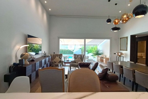 Aus zweiter Hand - Villa -
Algorfa - Inland