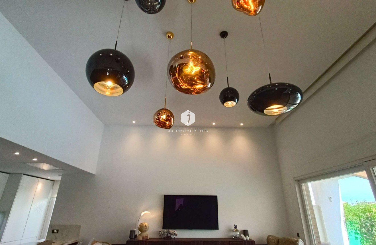 Aus zweiter Hand - Villa -
Algorfa - Inland