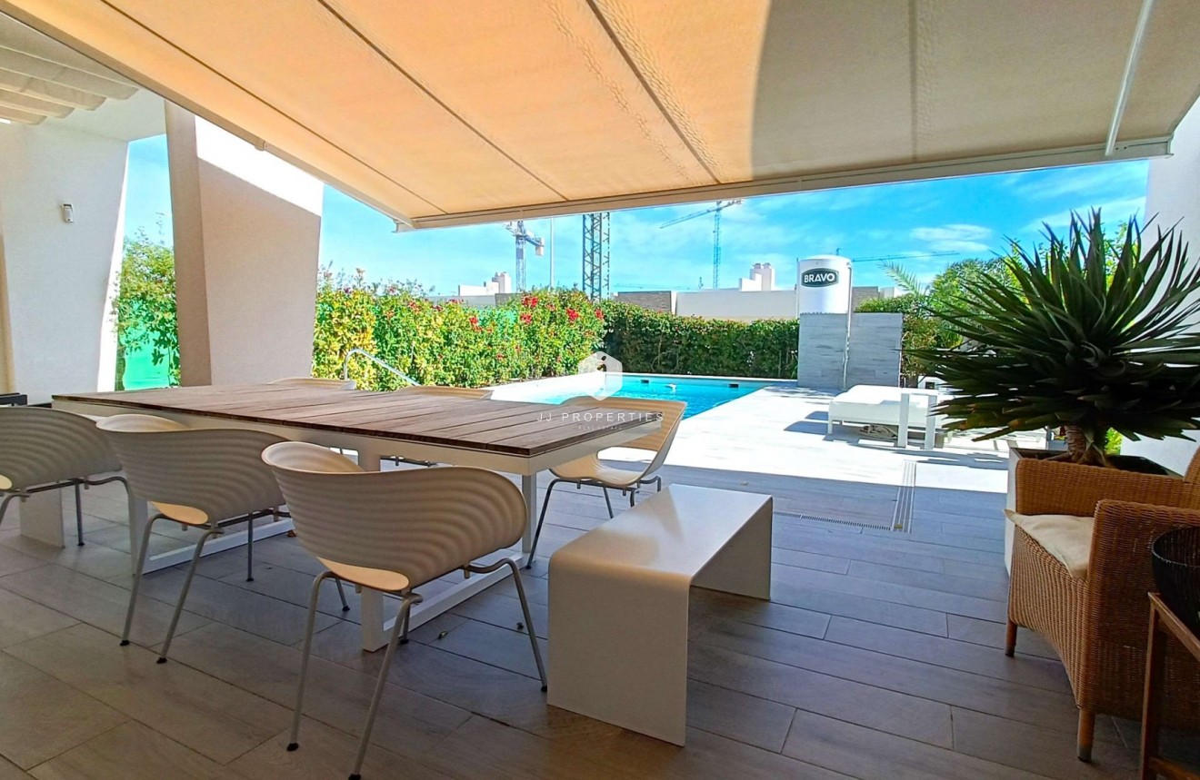 Aus zweiter Hand - Villa -
Algorfa - Inland