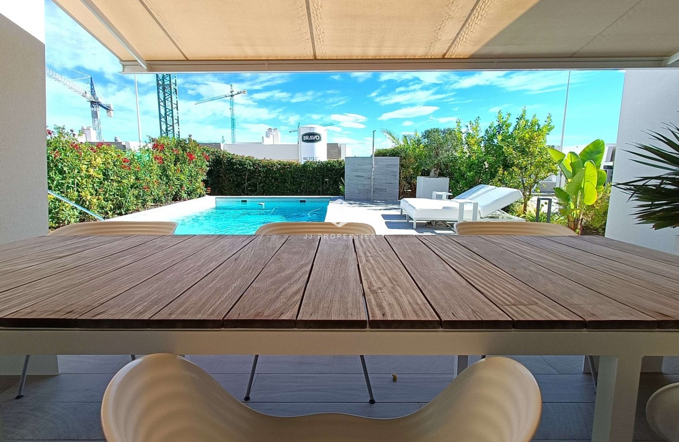 Aus zweiter Hand - Villa -
Algorfa - Inland