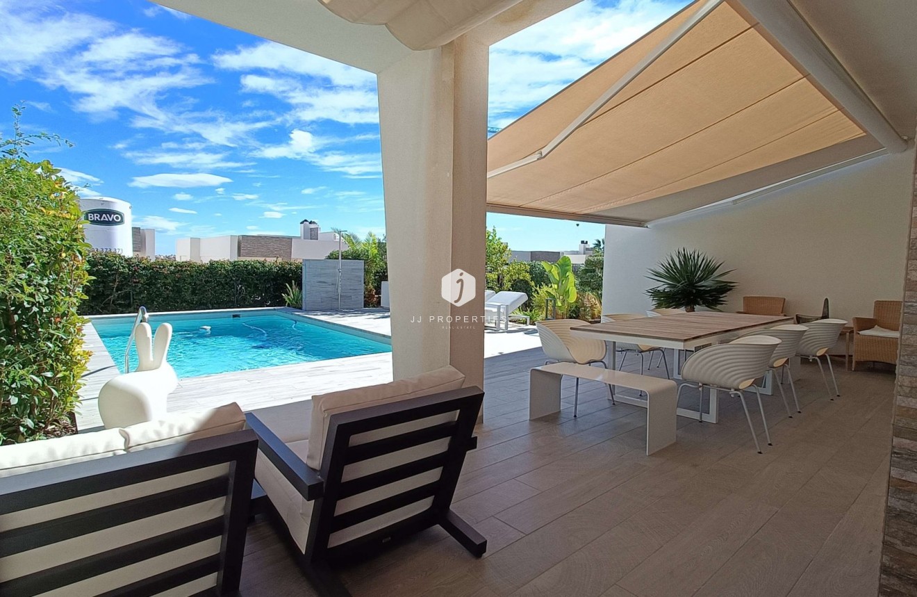 Aus zweiter Hand - Villa -
Algorfa - Inland