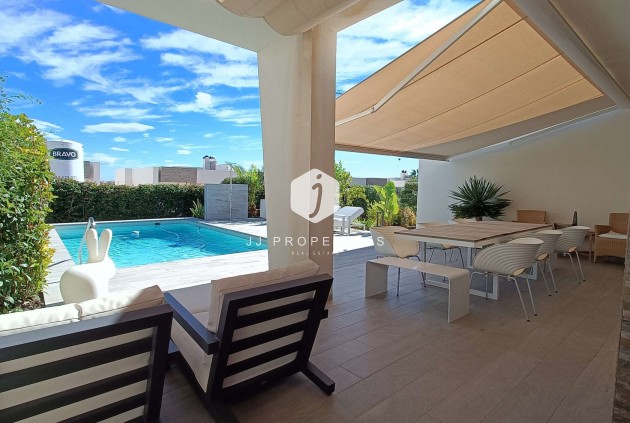 Aus zweiter Hand - Villa -
Algorfa - Inland