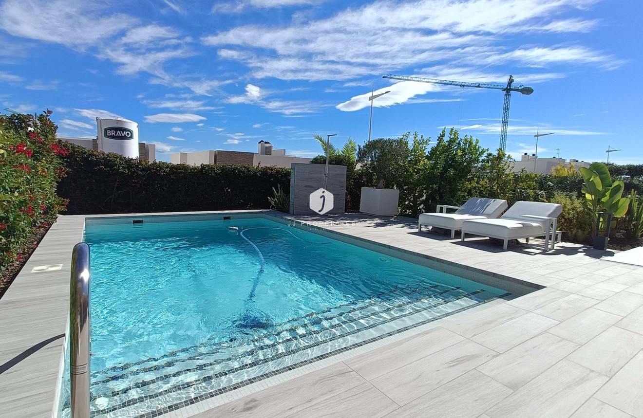 Aus zweiter Hand - Villa -
Algorfa - Inland