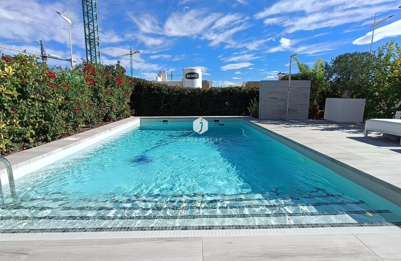 Aus zweiter Hand - Villa -
Algorfa - Inland