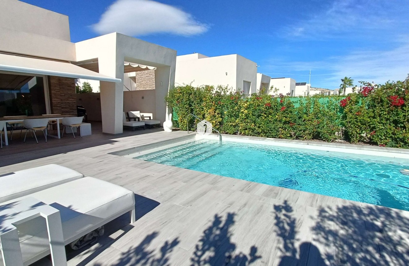 Aus zweiter Hand - Villa -
Algorfa - Inland