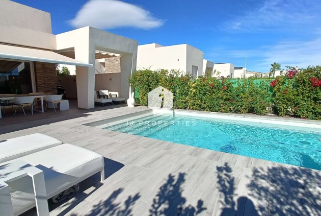 Aus zweiter Hand - Villa -
Algorfa - Inland