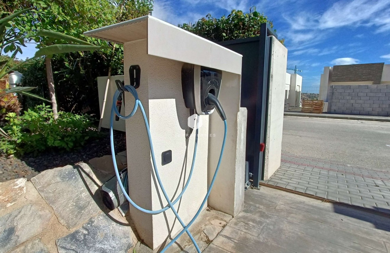 Aus zweiter Hand - Villa -
Algorfa - Inland