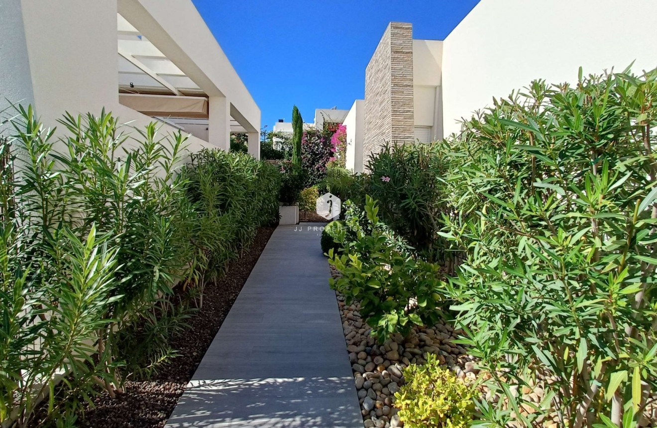 Aus zweiter Hand - Villa -
Algorfa - Inland